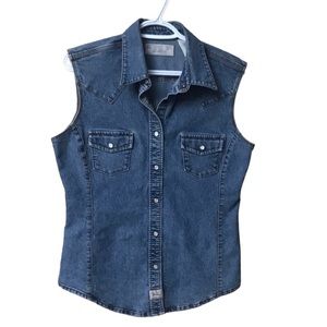 Levi’s sleeveless denim shirt